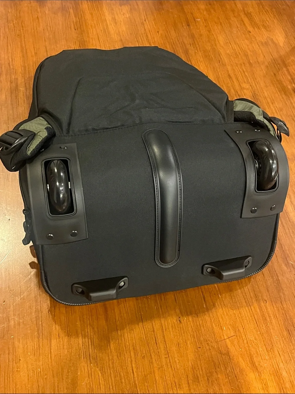 High Sierra All Around Wheeled Backpack new Travel Bag 32L Padded Laptop Sleeve